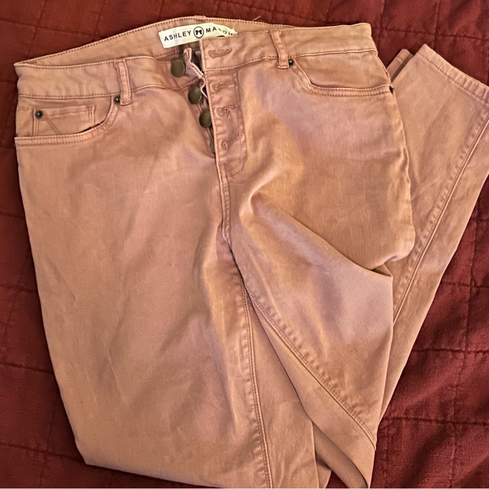 Cute skinny jeans with stretch